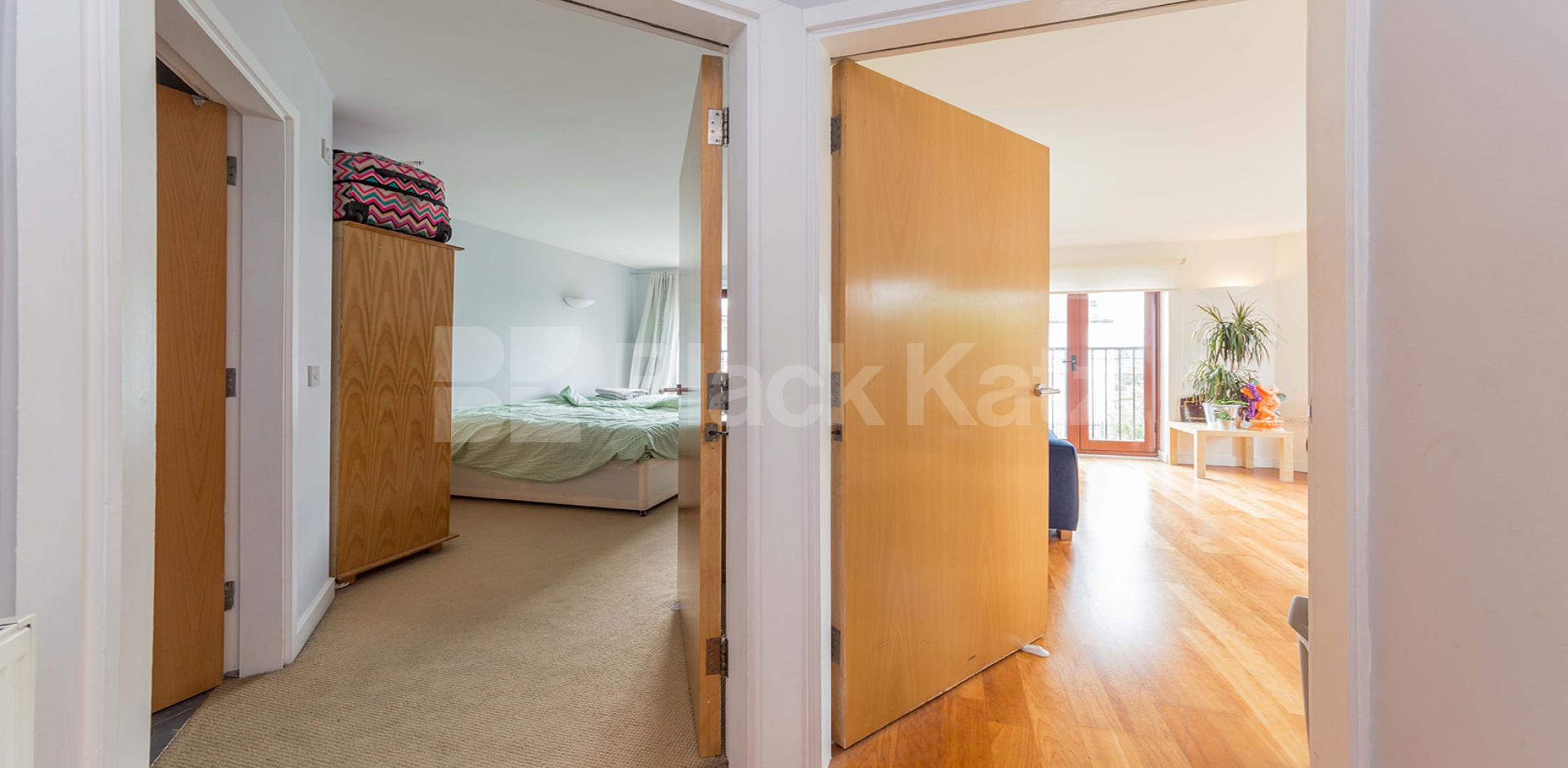 			TWO BED , TWO BATH MINUTES TO TUBE!, 2 Bedroom, 1 bath, 1 reception Flat			 Aran Mews, CALEDONIAN ROAD-BARNSBURY